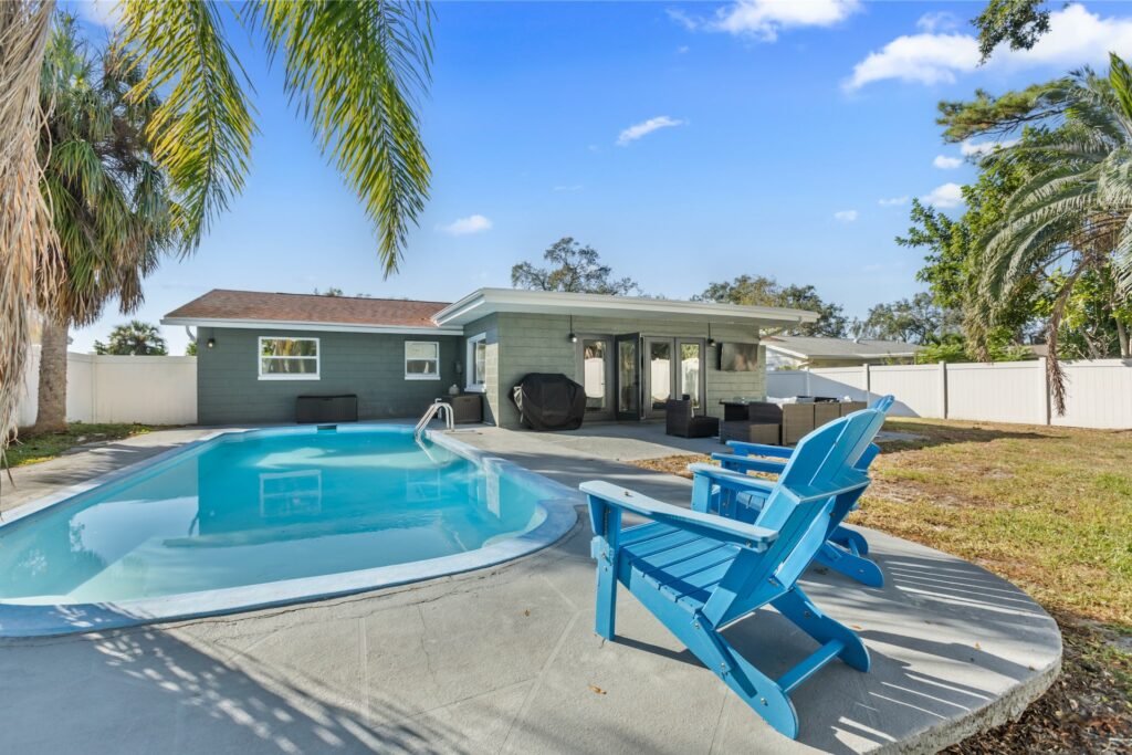 6135 Tanglewood Dr ne-03