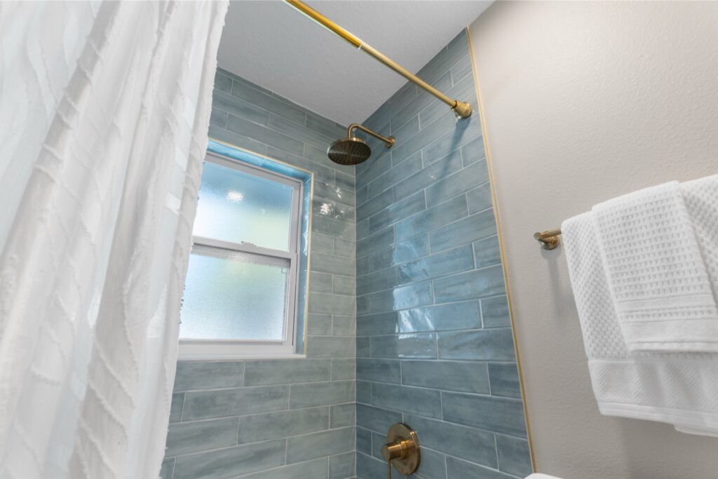 6135 Tanglewood Dr ne-05