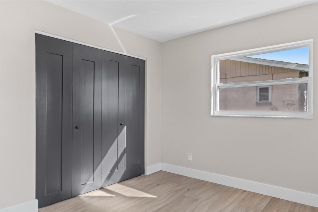 6135 Tanglewood Dr ne-08