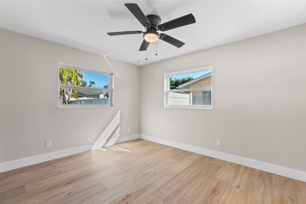 6135 Tanglewood Dr ne-10