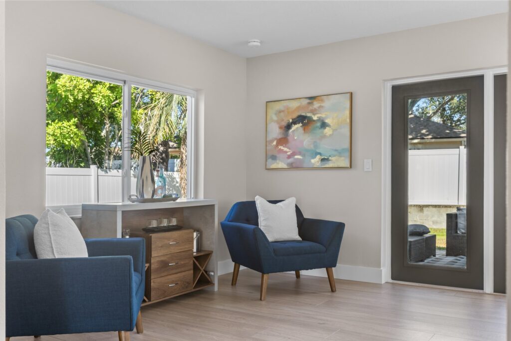 6135 Tanglewood Dr ne-11