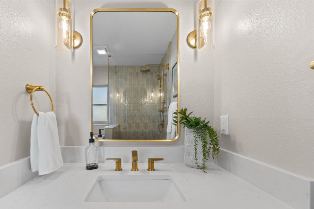 6135 Tanglewood Dr ne-16