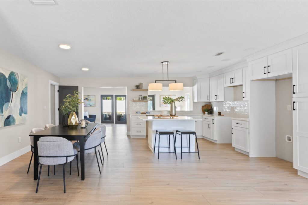 6135 Tanglewood Dr ne-27