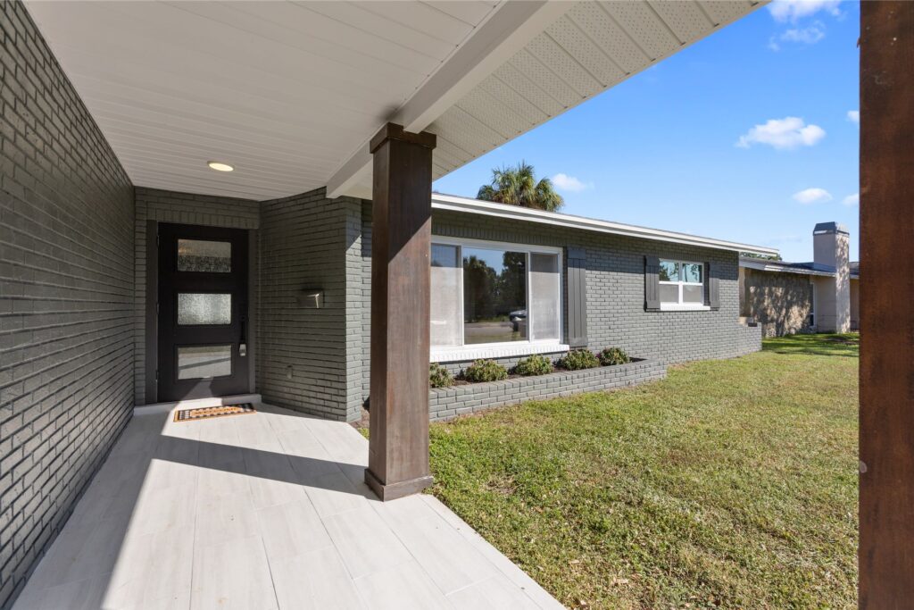 6135 Tanglewood Dr ne-28